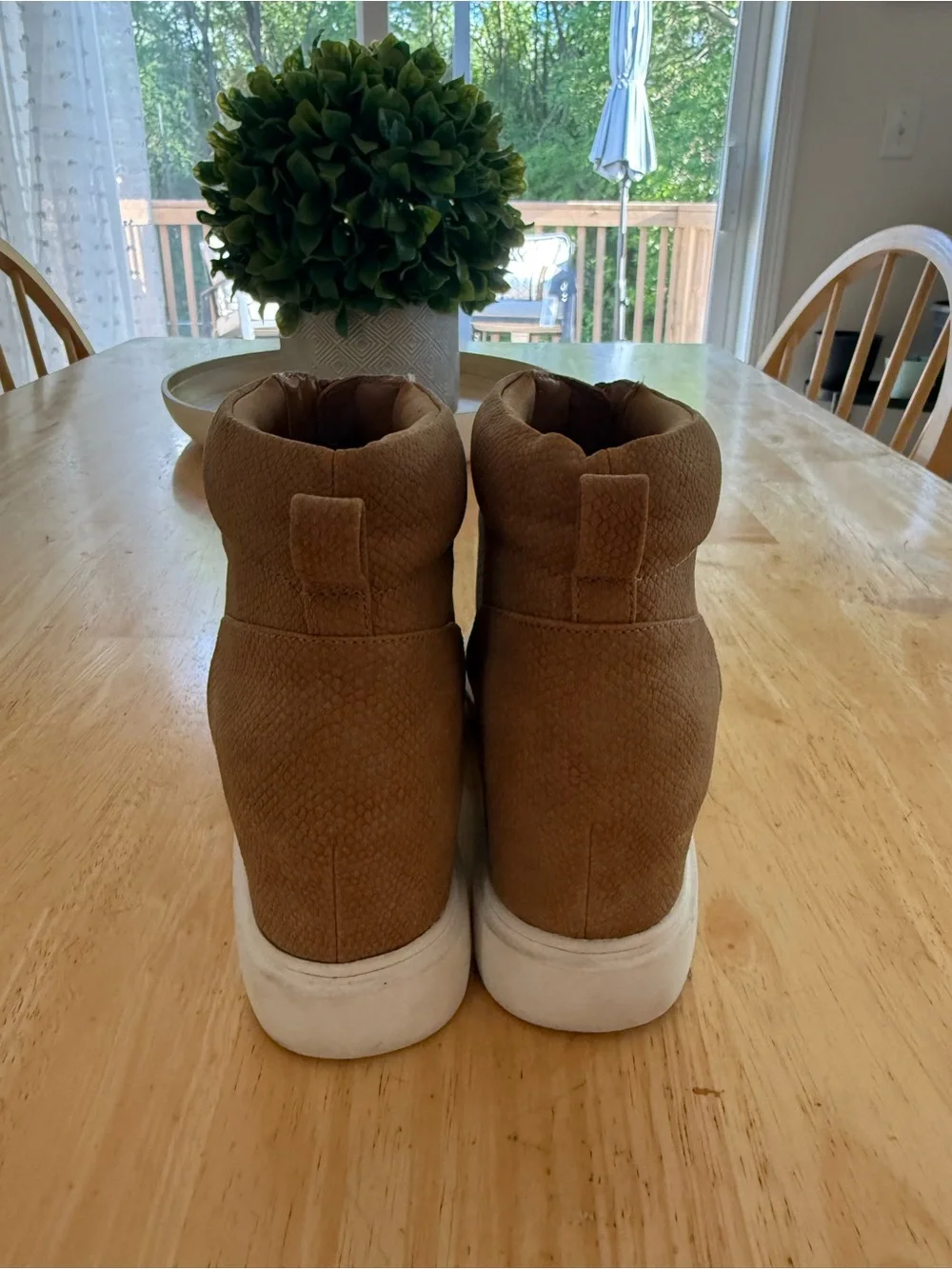 N/A tan wedge